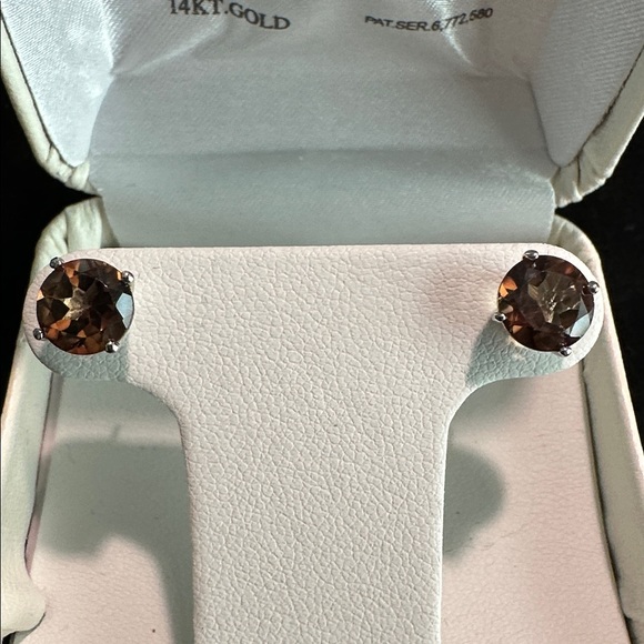 Brown Stud Earrings - Picture 1 of 1